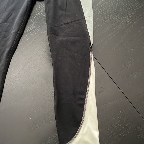 Athleta leggings size XS worn once - Picture 3 of 5